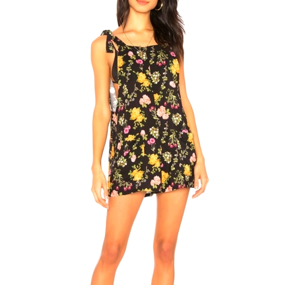 BEACH BUNNY🌞 Sunny Romper in Black Floral🌺 great value - Picture 4 of 5